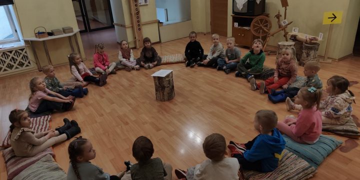 Muzejpedagoģiskā programma “PAŠIEM SAVA ĀBECE” kopā ar grupu “Cālēni”